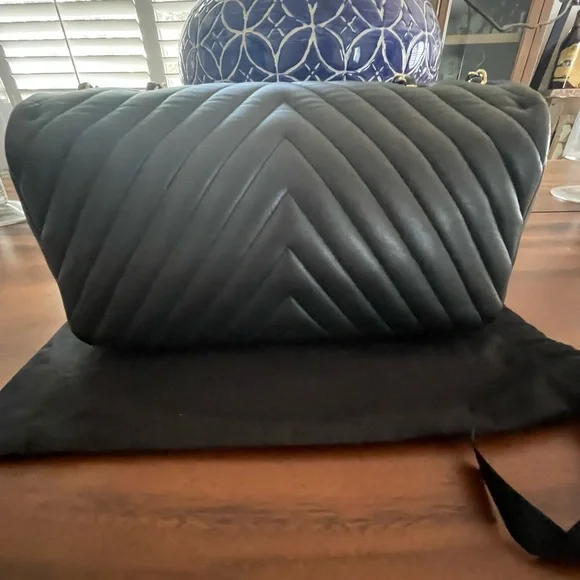 Authentic Chanel lambskin/calfskin large black chevon single flap shoulder bag - Picture 3 of 14